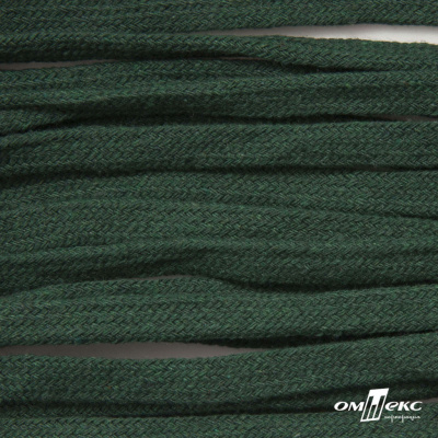 Шнур плетеный d-8 мм плоский, 70% хлопок 30% полиэстер, уп.85+/-1 м, цв.1016-т.зеленый - купить в Чите. Цена: 742.50 руб.
